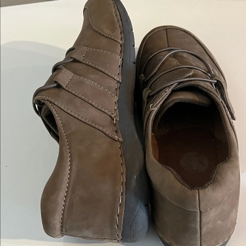 Earth Origins stylish taupe